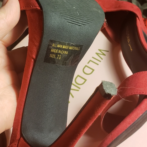 Shoes - Picture 2 of 7